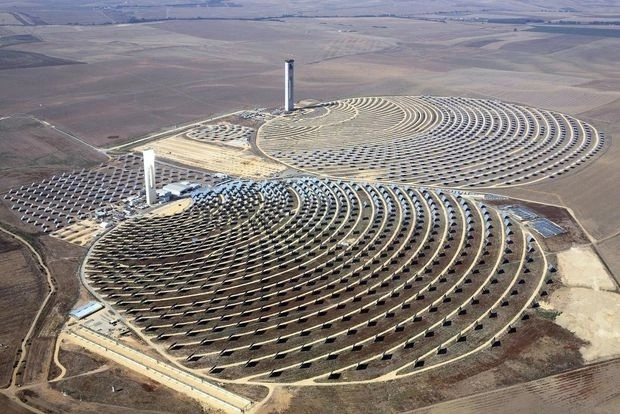 Ruszyła największa na świecie elektrownia słoneczna