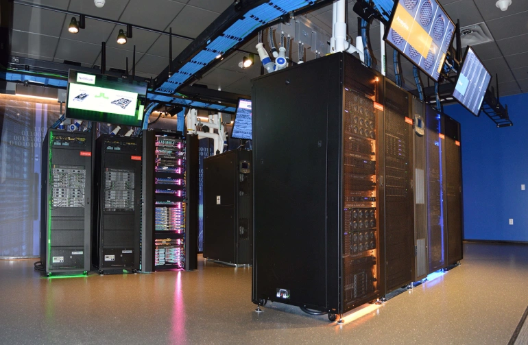 Lenovo Data Center Group prezentuje szeroką ofertę rozwiązań Edge Computing i zwiększa inwestycje w IOT