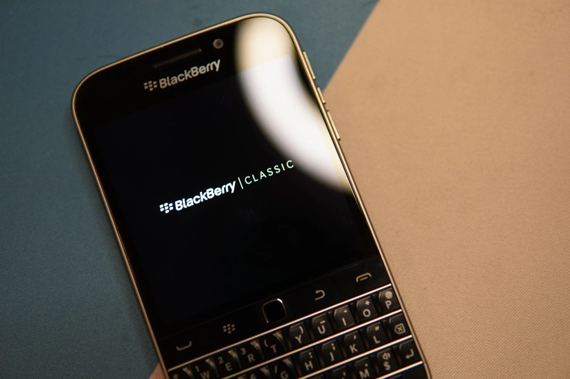 Blackberry - kiedyś synonim telefonu dla biznesu
fot. Randy Lu / Unsplash