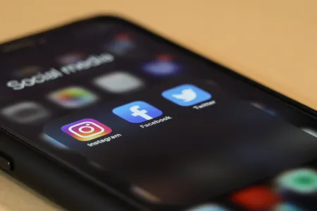 Użytkownicy social-media są atakowani co najmniej raz w tygodniu