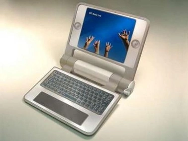 Laptop za 100 USD - prototyp w listopadzie, zdjęcie już dziś