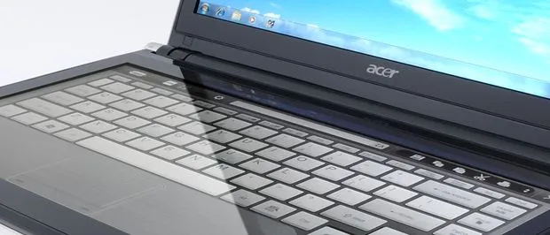 Dwa ekrany bez klawiatury - Acer Iconia Touchbook już w sprzedaży