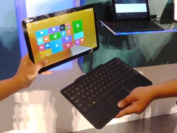 Intel pokazał pierwszy laptop bez kabli