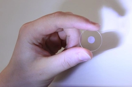 Szklana pamięć 5D, która może przechowywać dane miliardy lat