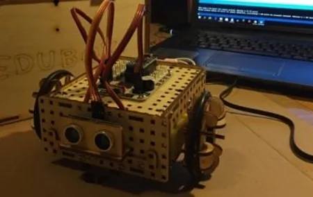 Programuj, majsterkuj, baw się i ucz, czyli warsztaty LOFI Robot z robotyki dla najmłodszych!