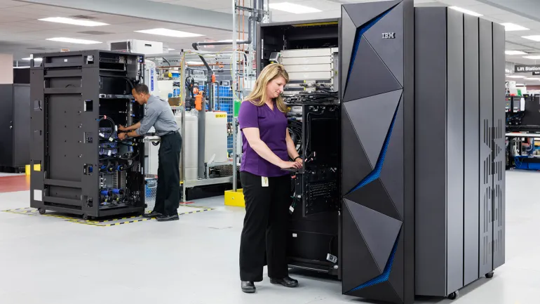 Wiceprezes IBM: czas komputerów mainframe się nie skończył