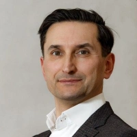 <p>Jaromir Pelczarski w Accenture</p>