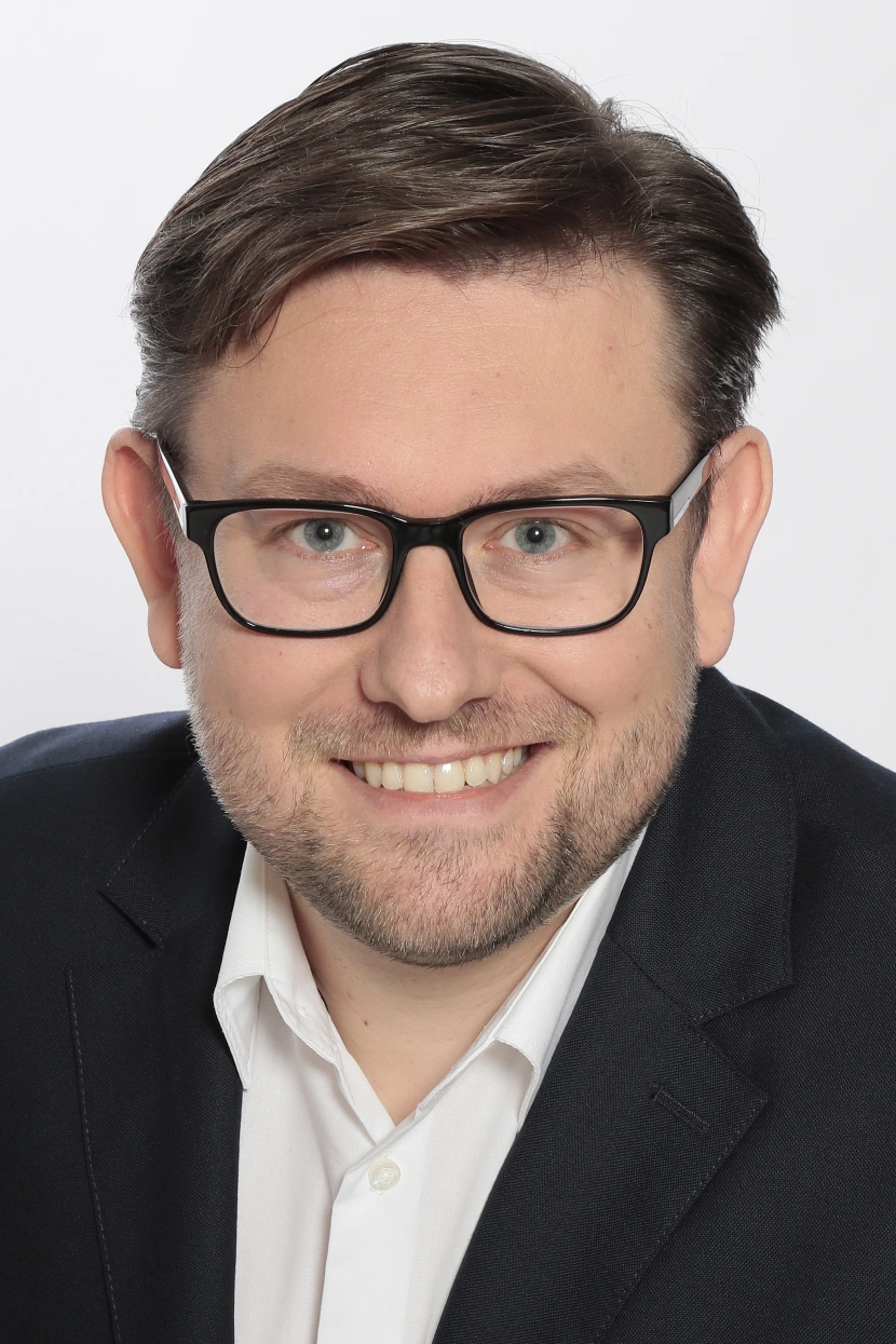 Piotr Fąderski dołącza do zespołu Salesforce na stanowisko regionalnego wiceprezesa ds. sprzedaży