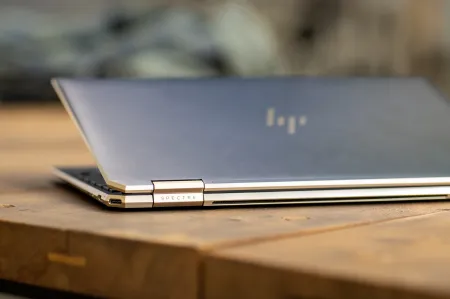 Laptop 2 w 1 dla Biznesu - użyteczny sprzęt czy zbędny gadżet?