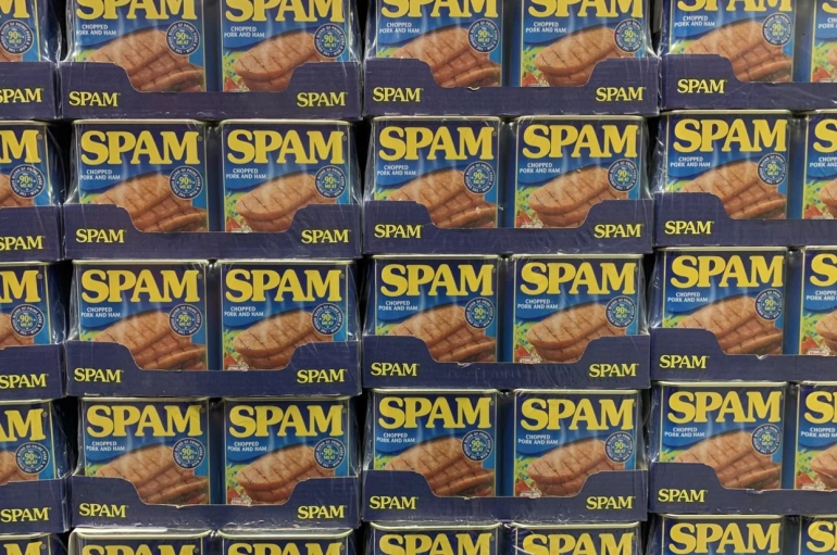<p>Spam i phishing to ciągle ogromne zagrożenie / Fot. Hannes Johnson, Unsplash.com</p>