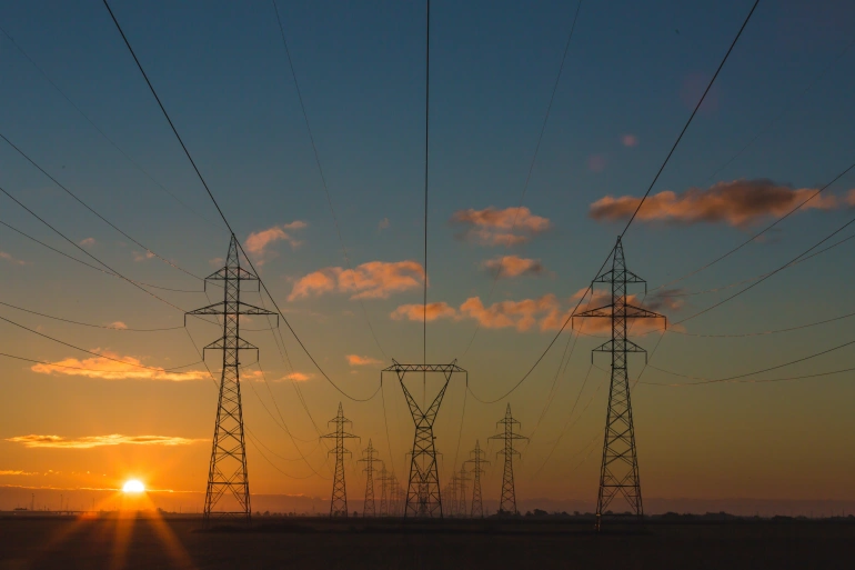 <p>Opłaty za energię elektryczną coraz częściej są odczuwalne przez organizacje</p>

<p>Źródło: Matthew Henry / Unsplash</p>