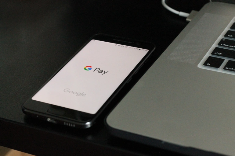 <p>Google testuje nowy sposób płatności</p>

<p>Źródło: Matthew Kwong / Unsplash</p>