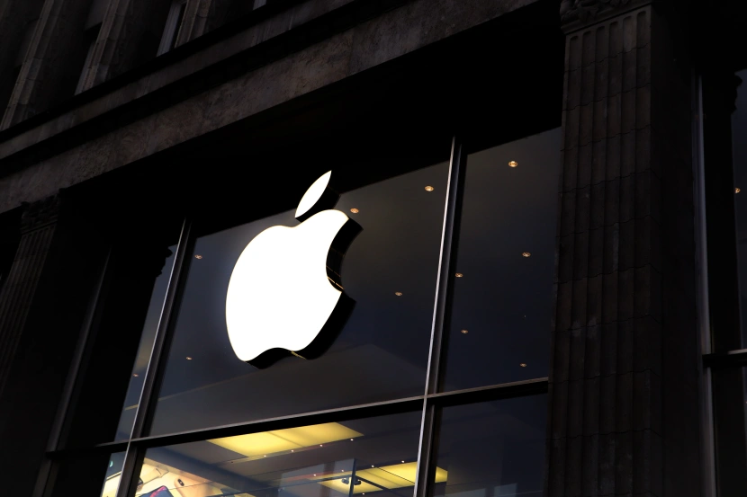 Rząd USA wydał rekomendacje dla Apple
Źródło: Laurenz Heymann / Unsplash