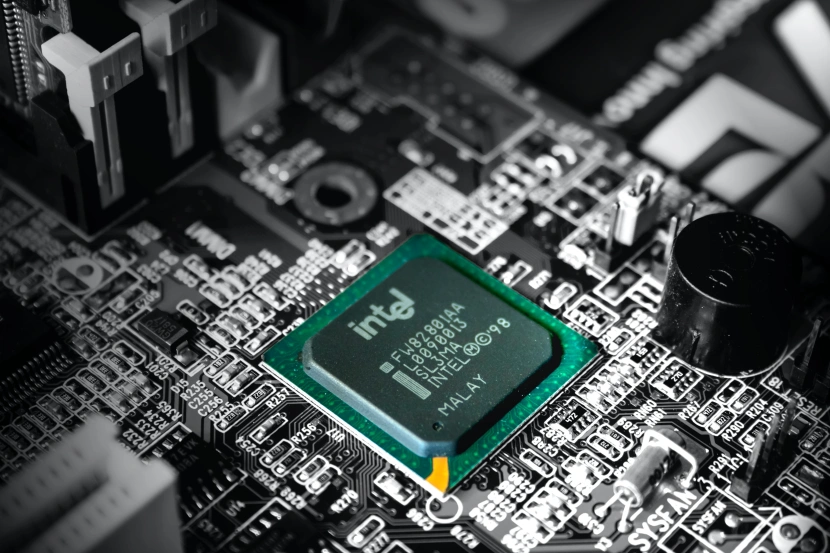 Atak na MSI może mieć wpływ na komputery z chipami Intel
Źródło: Slejven Djurakovic / Unsplash