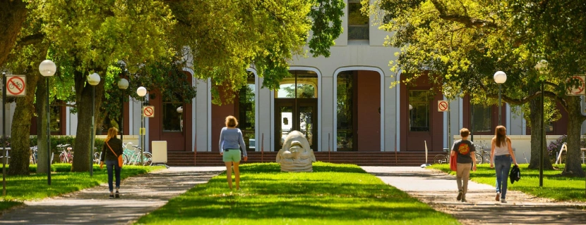 Kampus Uniwersytetu Kalifornijskiego w Davis
Źródło: ucdavis.edu