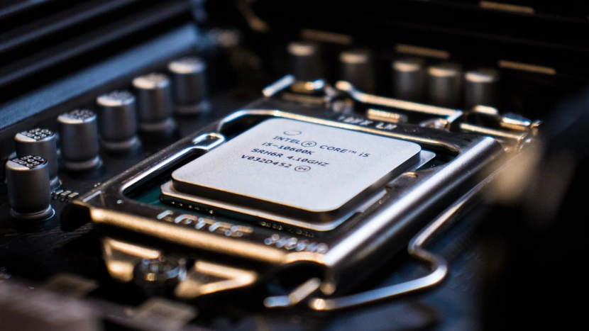 Do czego wykorzystuje się pamięć podręczną procesora?
Źródło: Francesco Vantini / Unsplash