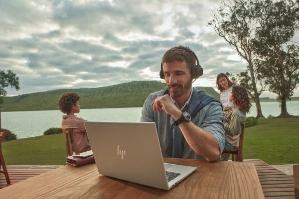 HP EliteBook 800 – twoje wsparcie w hybrydowym modelu pracy