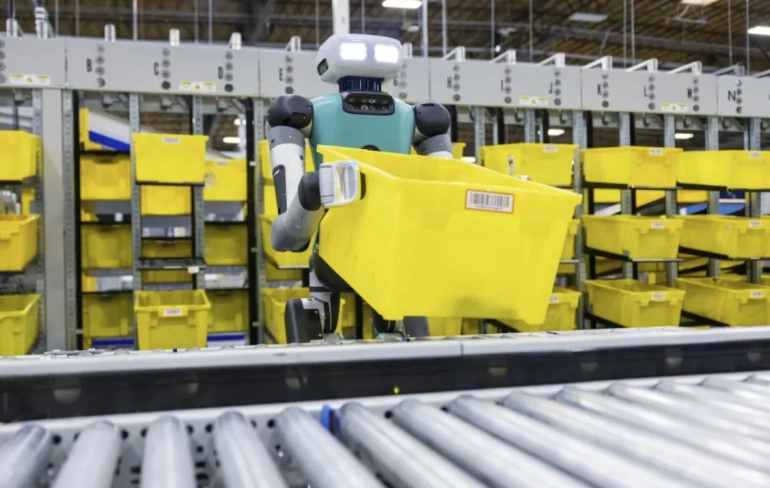 <p>Roboty pracujące w logistyce / Fot. Mat. prasowe</p>