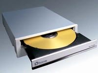 <p>Plextor PX-712SA – nagrywarka DVD z interfejsem Serial ATA</p>
